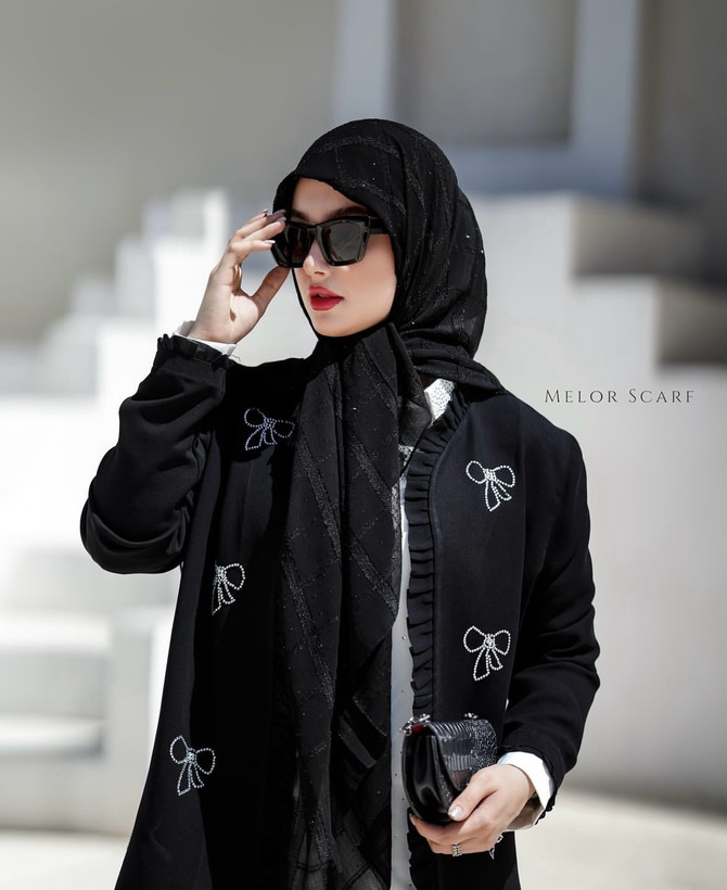 روسری حریر نخ مشکی